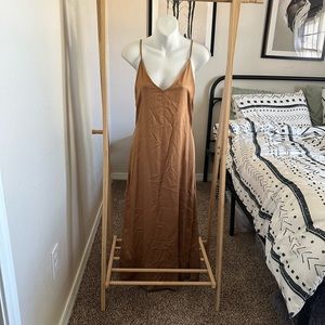 🚫SOLD Beige Old Navy Slip Dress